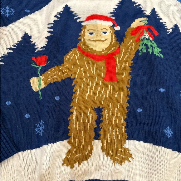 Tipsy Elves Mistletoe Romantic Sasquatch Ugly Christmas Sweater size Medium - Picture 3 of 11